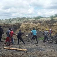 Detectan 12 minas irregulares en la misma zona del derrumbe actual en México