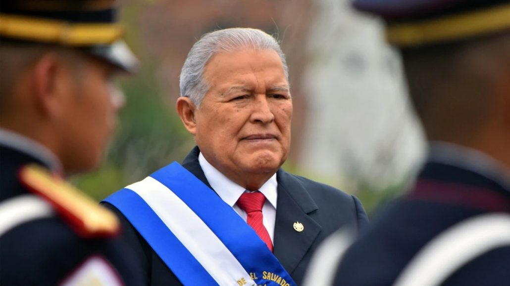 Acusan a expresidente salvadoreño del desvío de 183 millones de dólares
