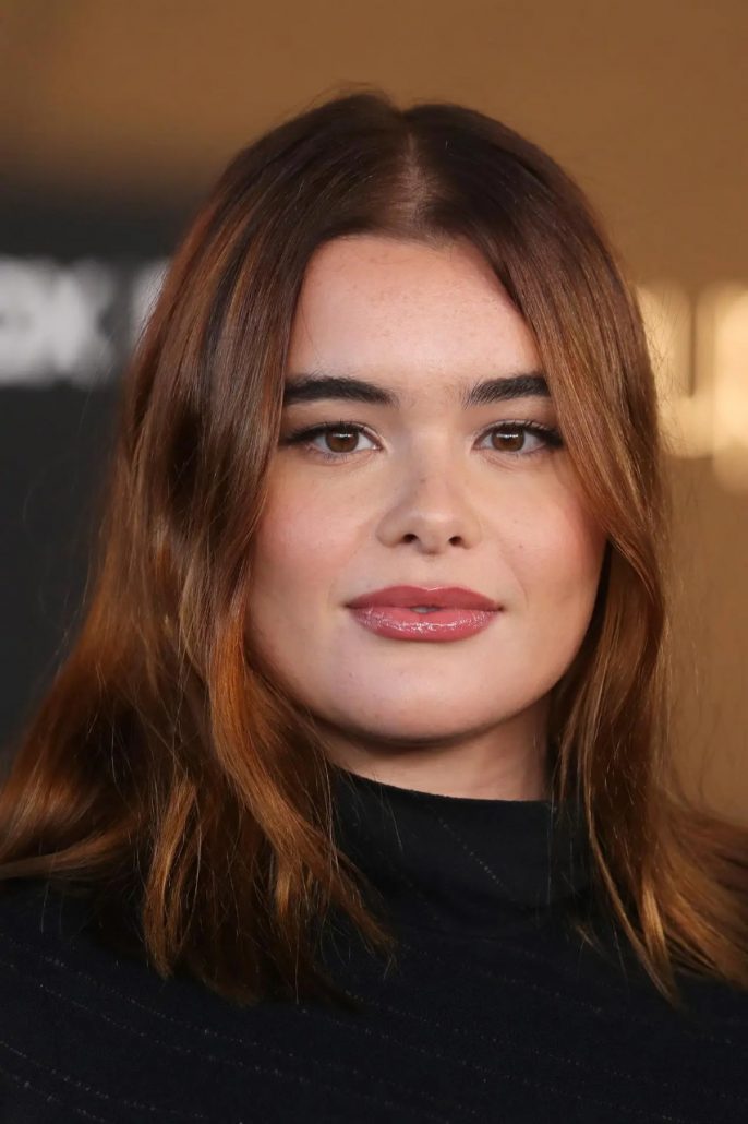 Actriz Barbie Ferreira se une a Ariana Debose en 