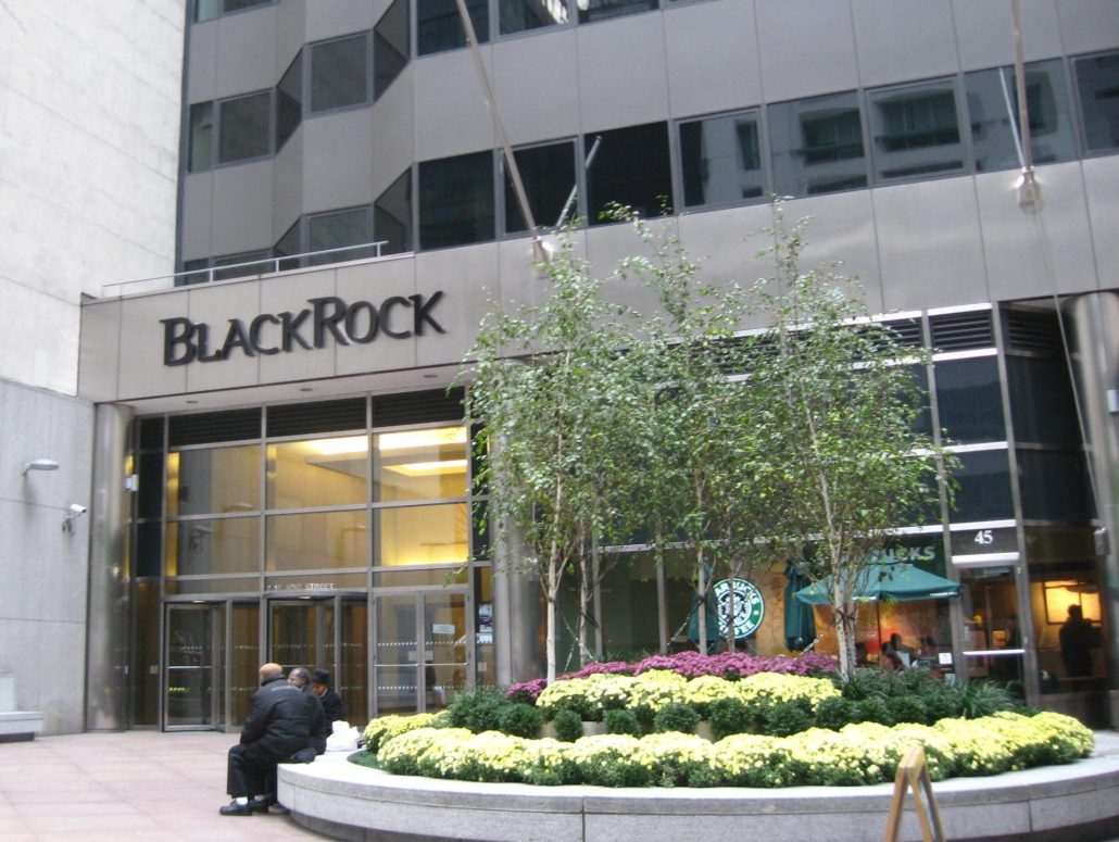 BlackRock y Coinbase se asocian para inversores tener acceso a bitcóin