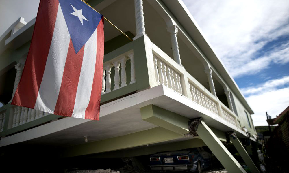 Puerto Rico declara emergencia estatal ante tormenta y aviso de huracán