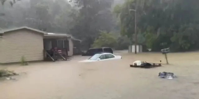 Fuertes lluvias convierten en ríos algunas carreteras de Georgia en EEUU