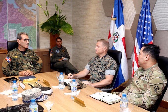 Ministro de Defensa de RD en reunión con oficiales EE.UU.