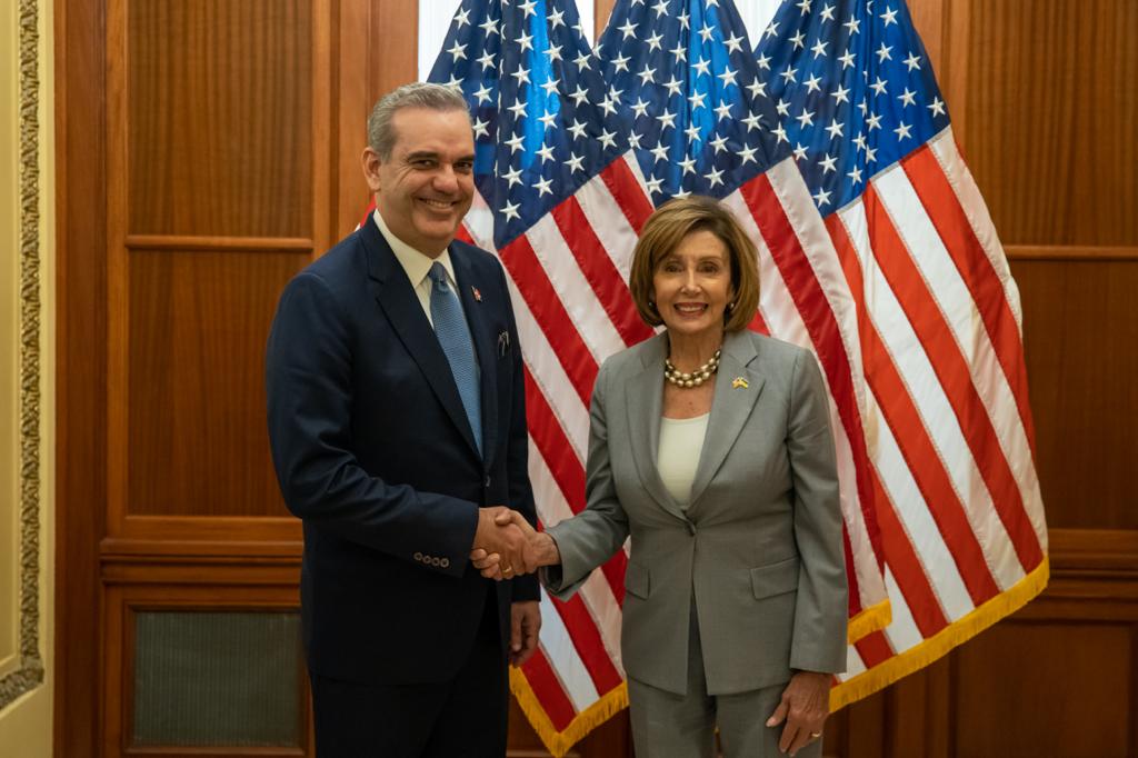 Abinader se reúne en EEUU con Nancy Pelosi