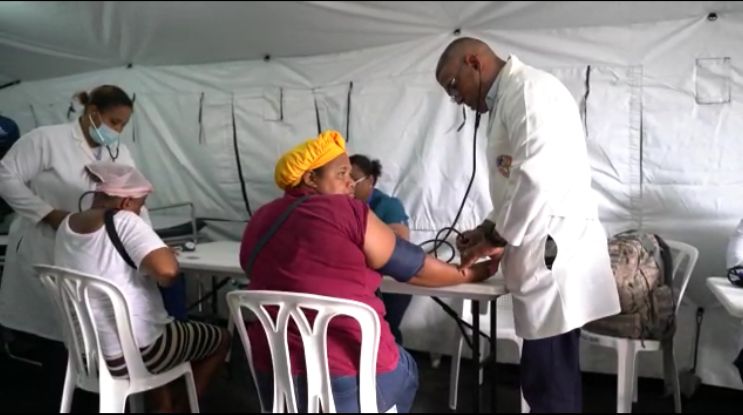 Gobierno instala hospital móvil de prevención en el municipio Sánchez de Samaná