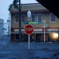 Hombre muere en Florida tratando de vaciar su piscina bajo el huracán Ian - Noticias de hoy en República Dominicana | De Último Minuto