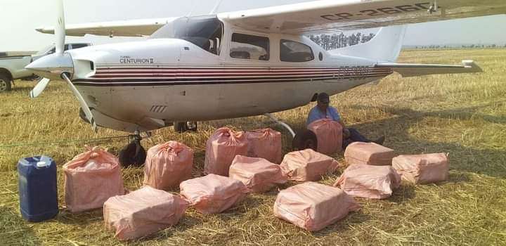 Incautan en Paraguay 440 kilos de cocaína en aeronave procedente de Bolivia