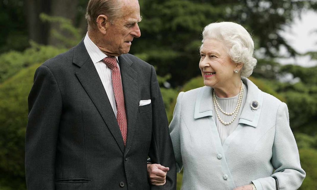 Isabel II descansa ya junto a su esposo, el duque de Edimburgo en Windsor