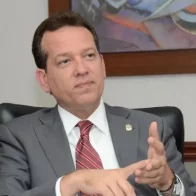 Políticos felicitan a Abinader por prohibir entrada a ex ministro y líderes de bandas haitianas - Noticias de hoy en República Dominicana | De Último Minuto