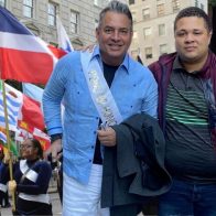 Cineasta Eduardo Luna y Daniel Sarcos brillan en Desfile de la Hispanidad 2022 - Noticias de hoy en República Dominicana | De Último Minuto