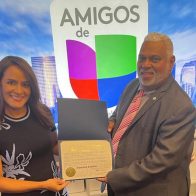 Entregan reconocimiento de Reto Dominicano a presentadora de Univisión Esperanza Ceballos - Noticias de hoy en República Dominicana | De Último Minuto