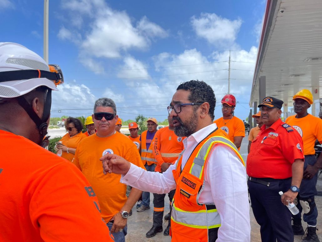 Autoridades auxilian a turistas afectados por accidente en Punta Cana