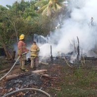 Fuego reduce a cenizas una vivienda y dos motocicletas en Dajabón - Noticias de hoy en República Dominicana | De Último Minuto