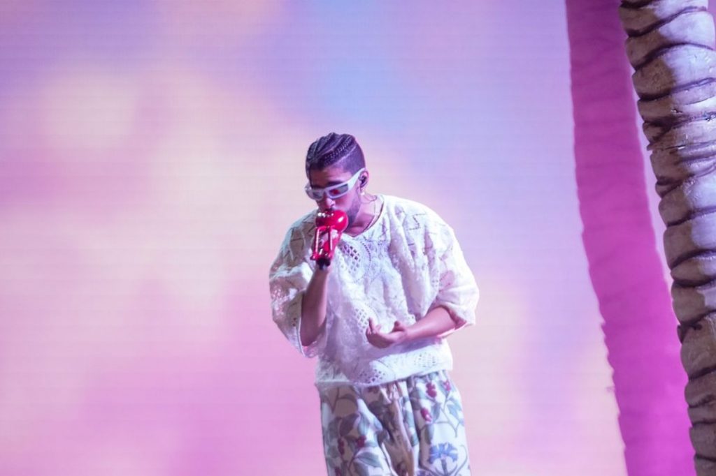 Bad Bunny desborda emociones en el primero de dos conciertos en el Estadio Olímpico "Félix Sánchez" - Noticias de hoy en República Dominicana | De Último Minuto