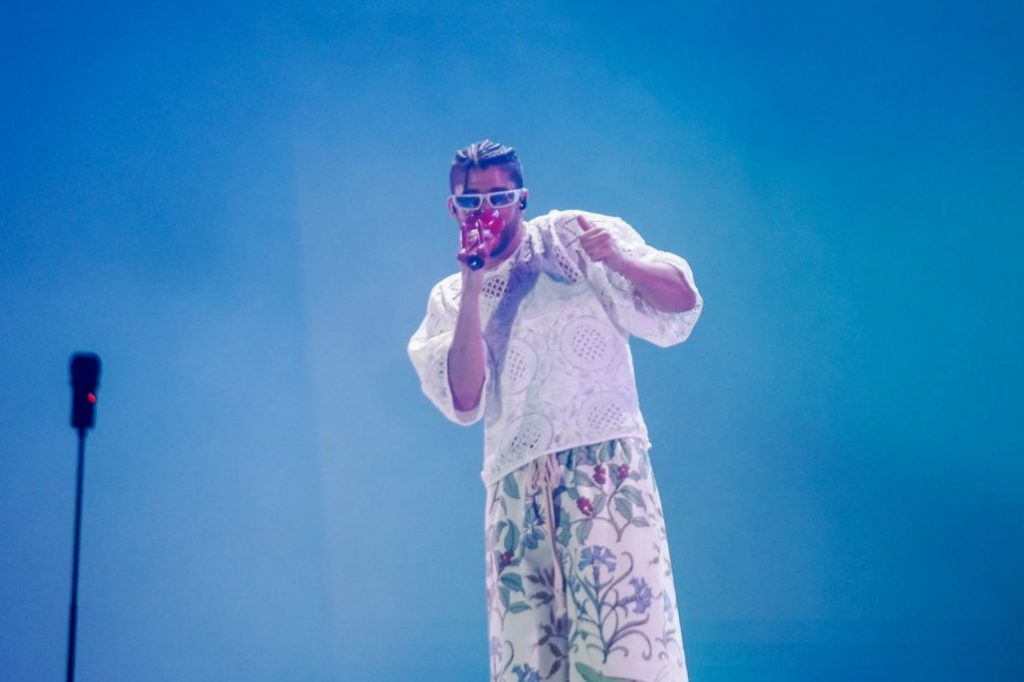 Bad Bunny desborda emociones en el primero de dos conciertos en el Estadio Olímpico "Félix Sánchez" - Noticias de hoy en República Dominicana | De Último Minuto