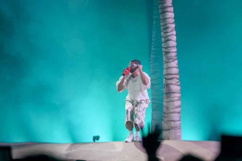 Bad Bunny desborda emociones en el primero de dos conciertos en el Estadio Olímpico "Félix Sánchez" - Noticias de hoy en República Dominicana | De Último Minuto