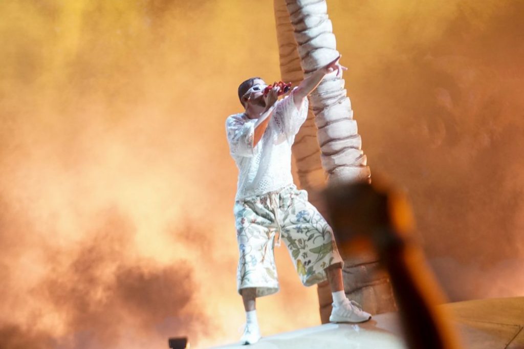 Bad Bunny desborda emociones en el primero de dos conciertos en el Estadio Olímpico "Félix Sánchez" - Noticias de hoy en República Dominicana | De Último Minuto