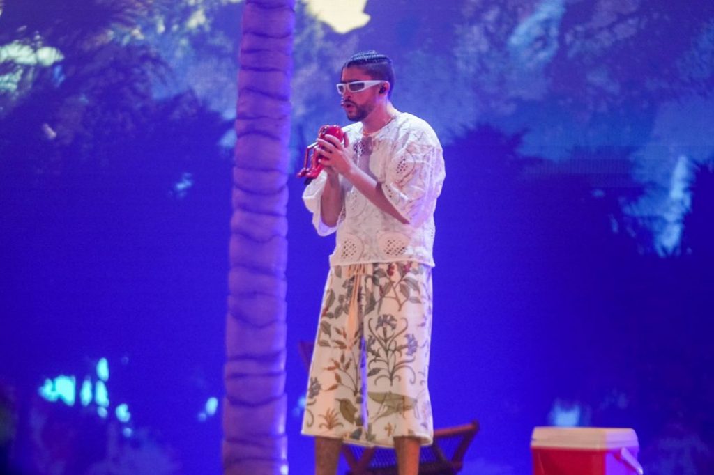 Bad Bunny desborda emociones en el primero de dos conciertos en el Estadio Olímpico "Félix Sánchez" - Noticias de hoy en República Dominicana | De Último Minuto