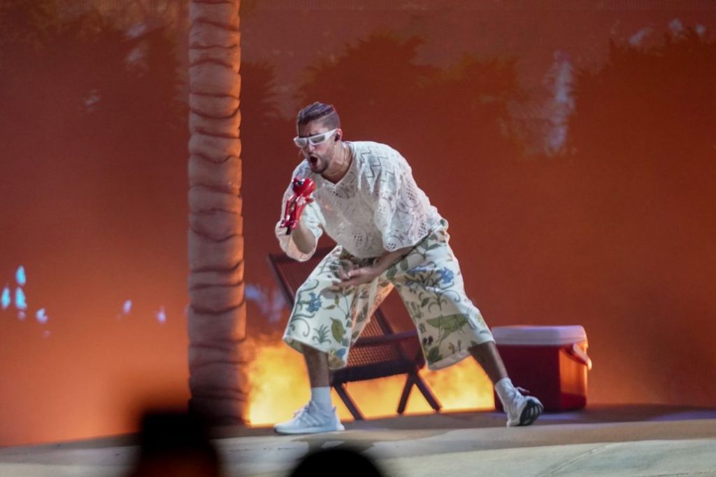 Bad Bunny desborda emociones en el primero de dos conciertos en el Estadio Olímpico "Félix Sánchez" - Noticias de hoy en República Dominicana | De Último Minuto