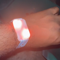 Por medio de pulseras, Bad Bunny incorpora código QR para que realicen donaciones a PR - Noticias de hoy en República Dominicana | De Último Minuto