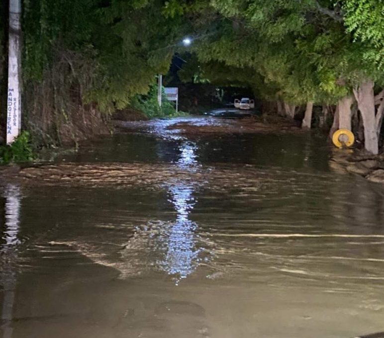 Inundaciones El Estero Villa Jaragua