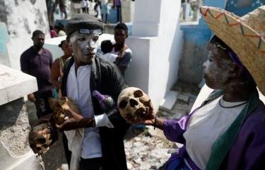 Haití celebra su fiesta vudú de los muertos pese a la crisis y la inseguridad | 3 | Haití celebra su fiesta vudú de los muertos pese a la crisis y la inseguridad - Noticias de hoy en República Dominicana | De Último Minuto