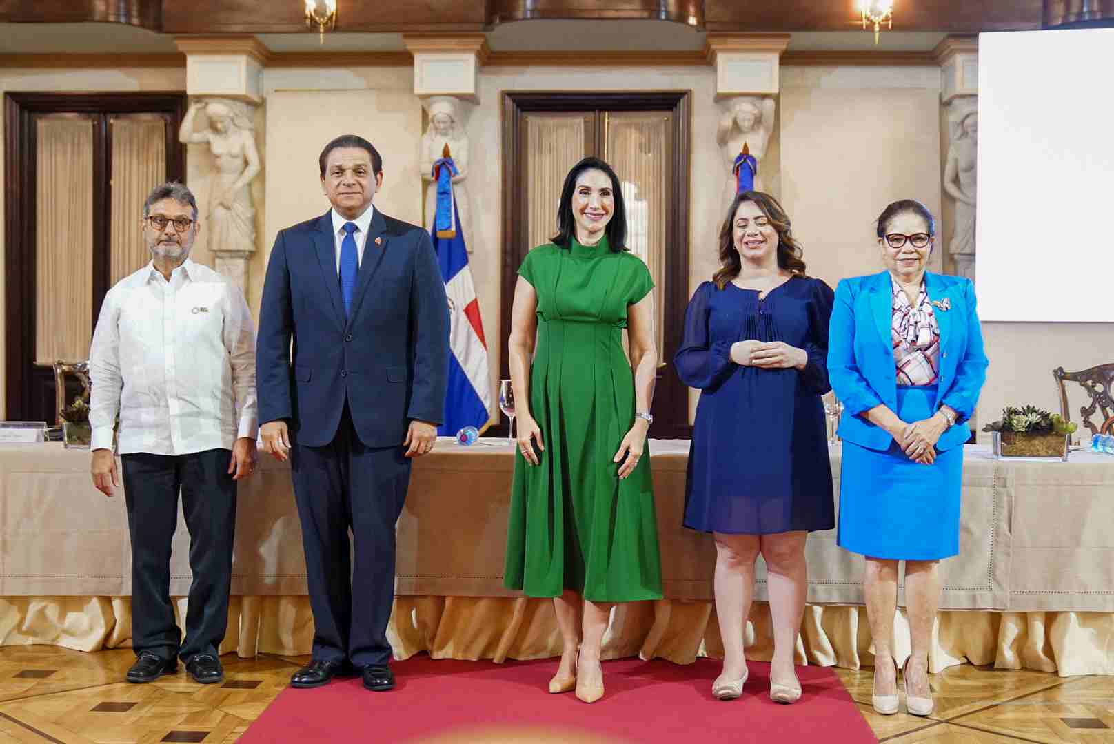 Gobierno entregará 6,000 pesos a 500 familias con niños discapacitados - Noticias de hoy en República Dominicana | De Último Minuto