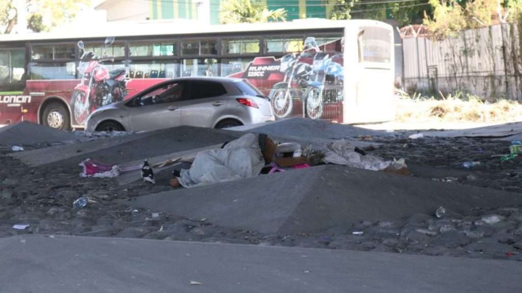 Los enajenados mentales "controlan" la calle: ¿Quién los detiene? ¿Pueden ser juzgados? - Noticias de hoy en República Dominicana | De Último Minuto