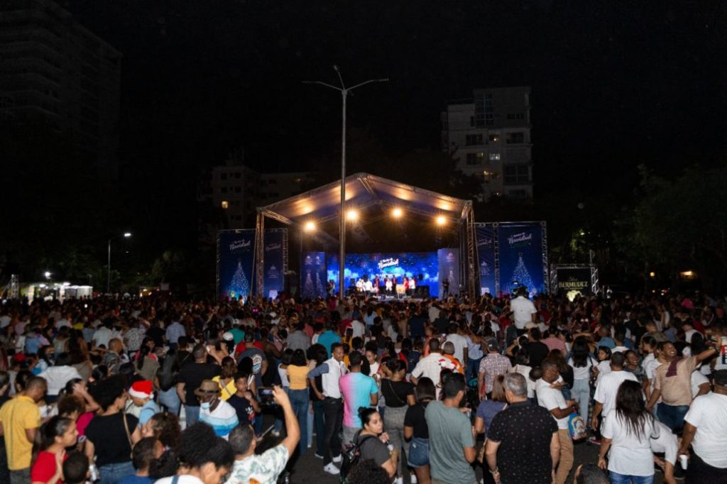 Miles de personas disfrutaron de "Noches de Navidad" | 8 | Miles de personas disfrutaron de "Noches de Navidad" - Noticias de hoy en República Dominicana | De Último Minuto