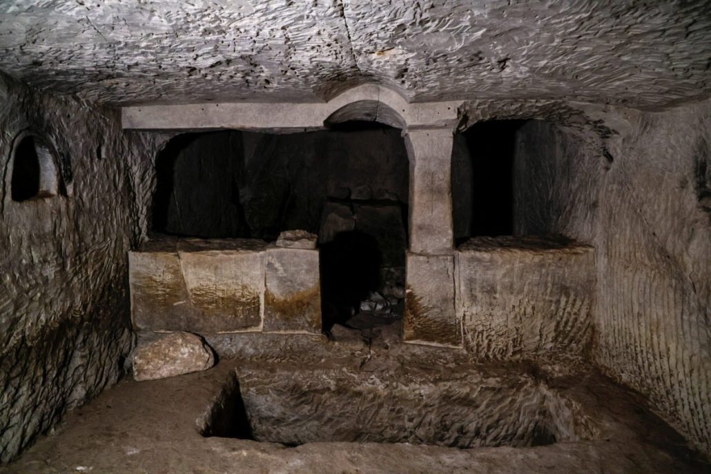 Arqueólogos israelíes excavan la tumba de la 'partera de Jesús'