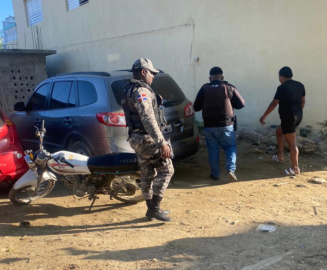 Policía recupera en Villa Vásquez jeepeta robada en La Vega - Noticias de hoy en República Dominicana | De Último Minuto