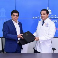 Firman convenio para regularizar plantas procesadoras de agua y fábricas de hielo - Noticias de hoy en República Dominicana | De Último Minuto