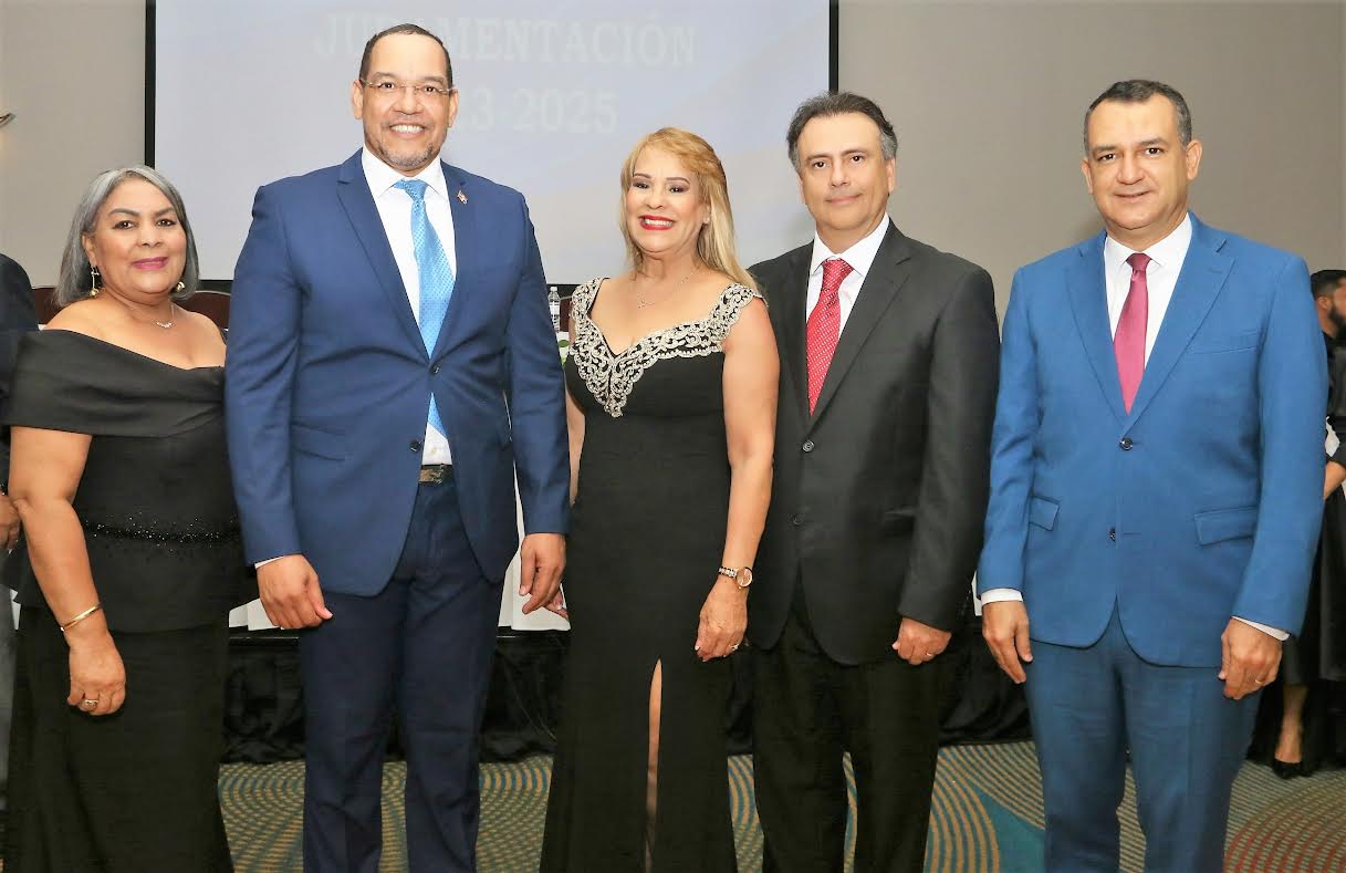 Juramentan directiva del Colegio Dominicanos de Notarios - Noticias de hoy en República Dominicana | De Último Minuto