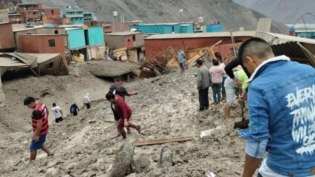 Sube a 15 la cifra de fallecidos por un alud en el sur de Perú