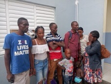 Policía activa búsqueda de conductor que abandonó carro con ocho indocumentados en Valverde - Noticias de hoy en República Dominicana | De Último Minuto