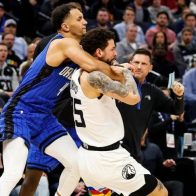 Cinco jugadores expulsados en el Wolves-Magic tras pelea de Bamba y Rivers - Noticias de hoy en República Dominicana | De Último Minuto