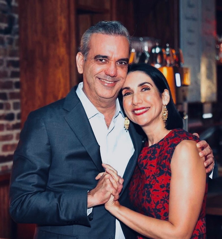 El presidente Abinader y Raquel Arbaje celebran 28 aniversario de bodas