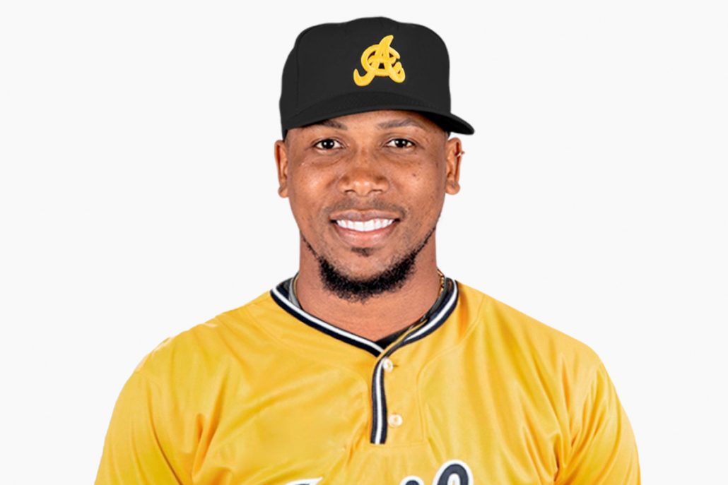 El estelar relevista Pedro Strop firma contrato con las Águilas Cibaeñas