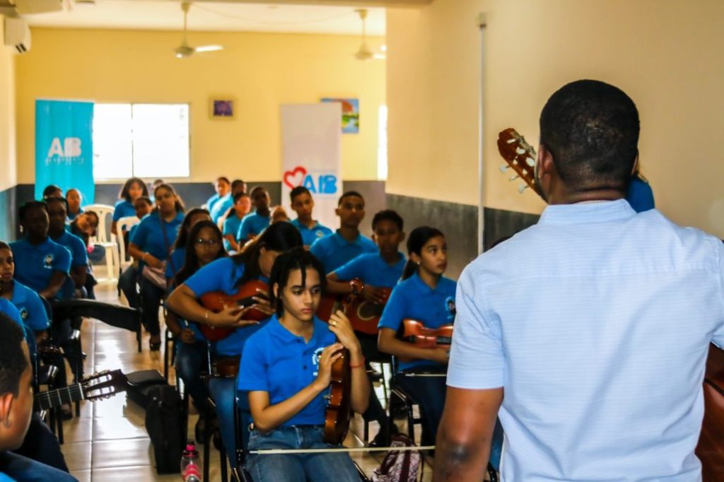 Fundación AIB motiva a niños y adultos a luchar por sus sueños | De Último Minuto