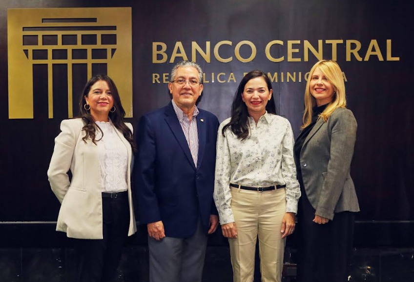 Motor Crédito impartió charla de educación financiera a jóvenes estudiantes en #SEFBCRD