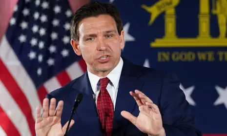 DeSantis firma ley que prohíbe en Florida el aborto a las seis semanas