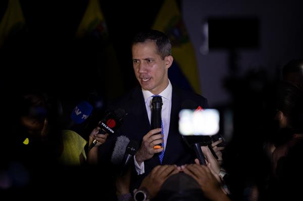 Guaidó busca apoyo en EE.UU. para elecciones libres pero regresará a Venezuela