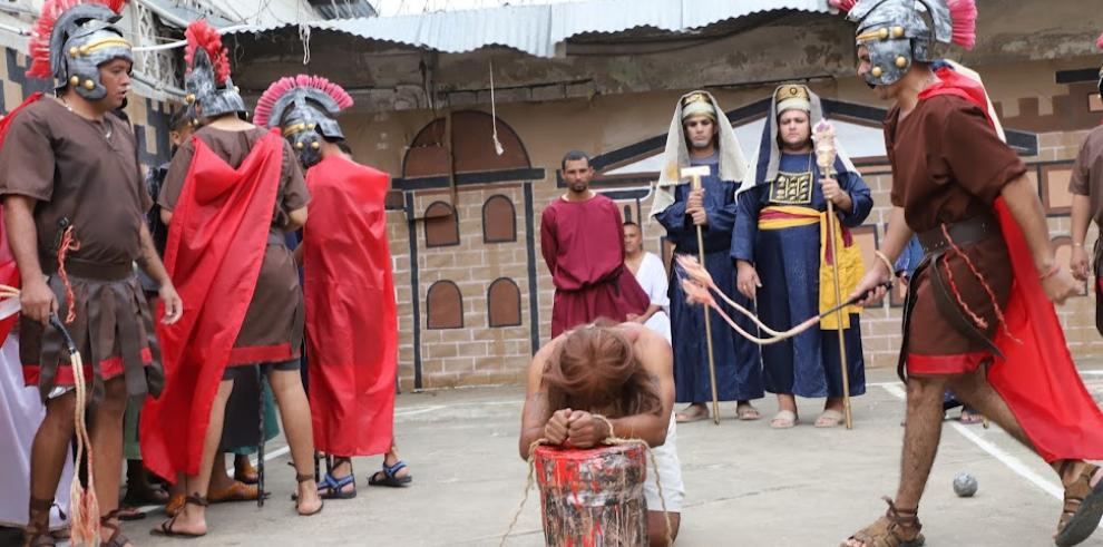 Presos en Panamá interpretan la Pasión de Cristo en busca del perdón