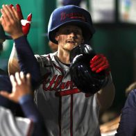 MLB prohíbe a los Braves el uso de gorra gigante durante celebración - Noticias de hoy en República Dominicana | De Último Minuto