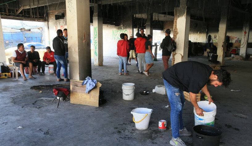 El miedo persiste entre migrantes a una semana del fatal incendio en México