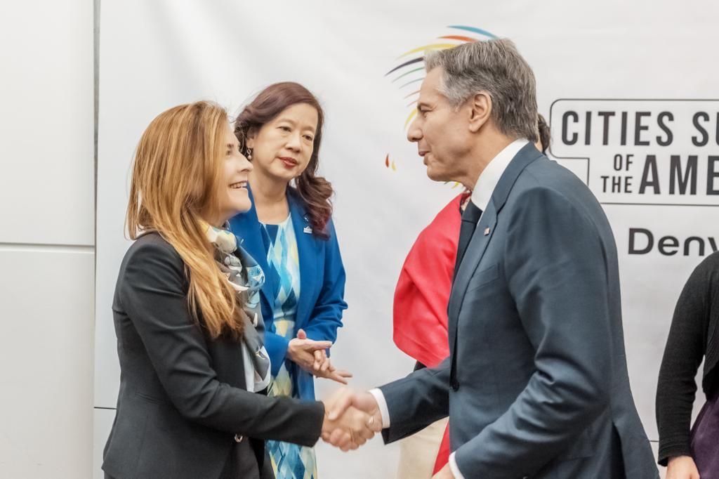 Carolina Mejía se reúne con el secretario de Estado Antony Blinken en Cumbre de las Ciudades | De Último Minuto