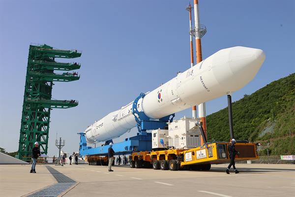 Corea del Sur se prepara para lanzar su cohete espacial Nuri con satélites a bordo