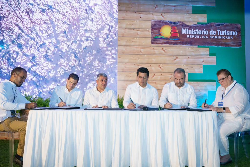 MITUR y secretario general de la OMT firman declaración compromiso de sostenibilidad turística en RD | De Último Minuto