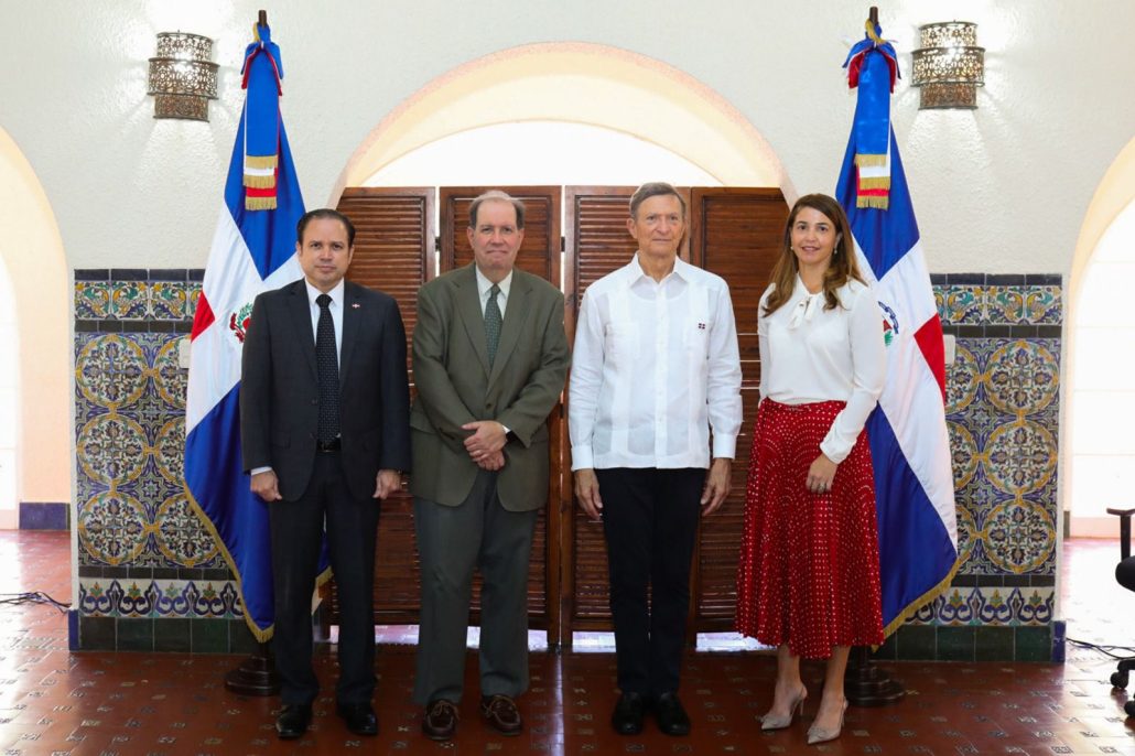 MIREX y firma INICIA acuerdan promover patrimonio cultural dominicano en el exterior - Noticias de hoy en República Dominicana | De Último Minuto