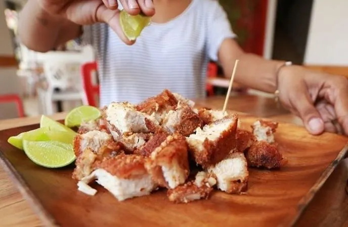 Cuestionan si venta de chicharrón sería ilegal en RD